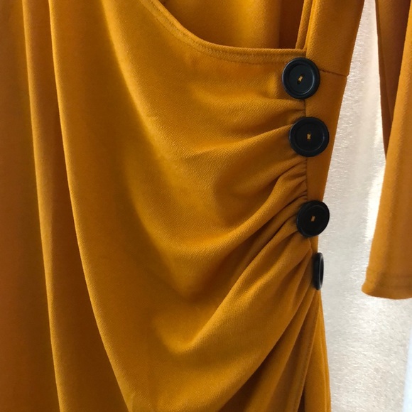 Boohoo Maternity Midi Dress - Picture 3 of 5